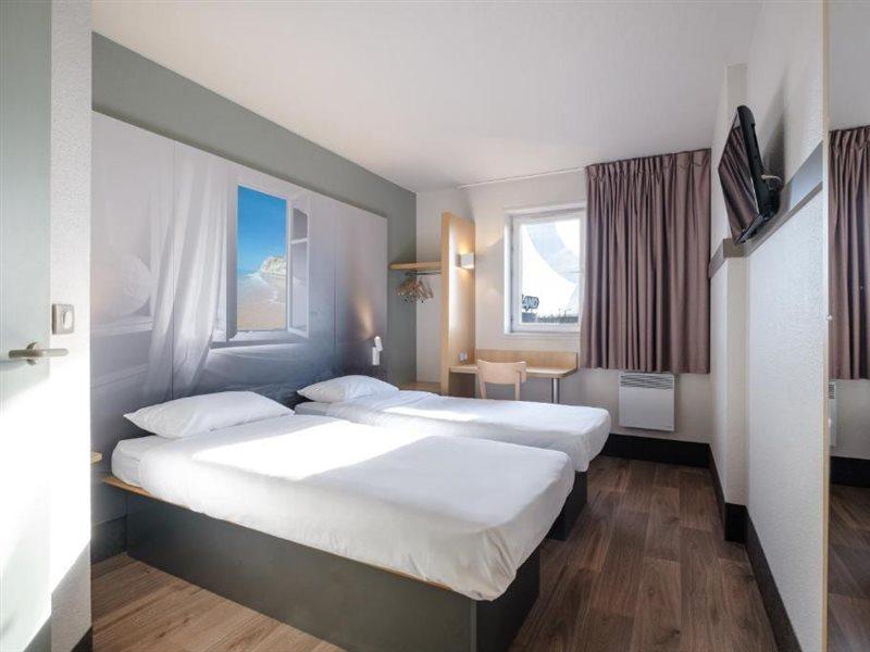 B&B Hotel Calais Centre St Pierre Exterior photo