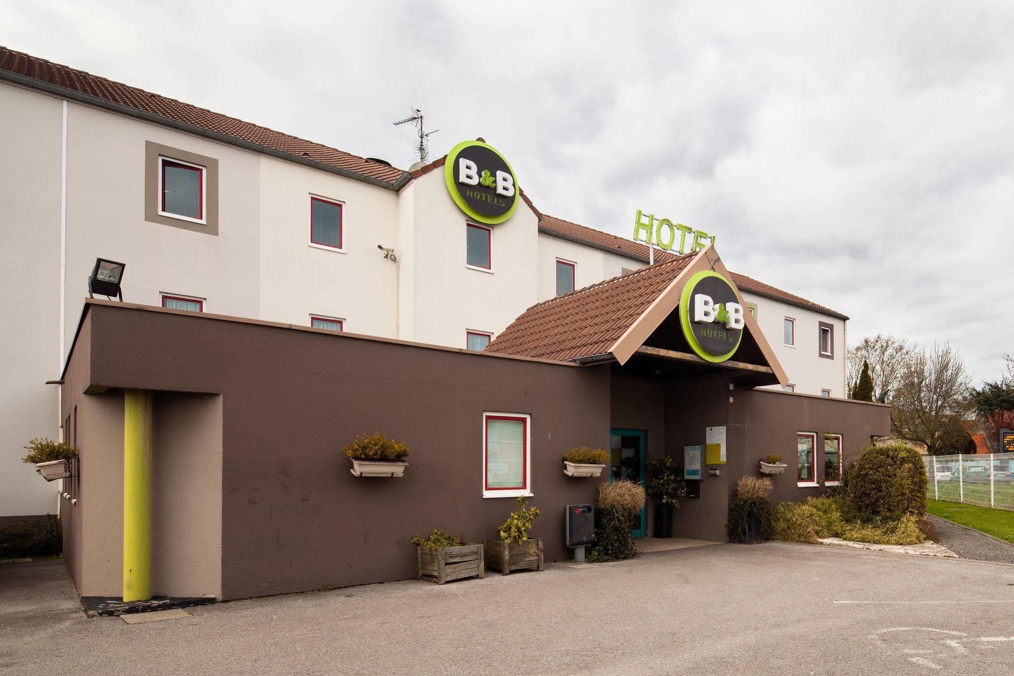 B&B Hotel Calais Centre St Pierre Exterior photo