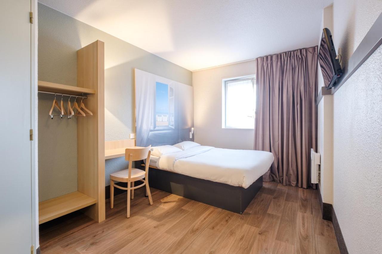 B&B Hotel Calais Centre St Pierre Exterior photo